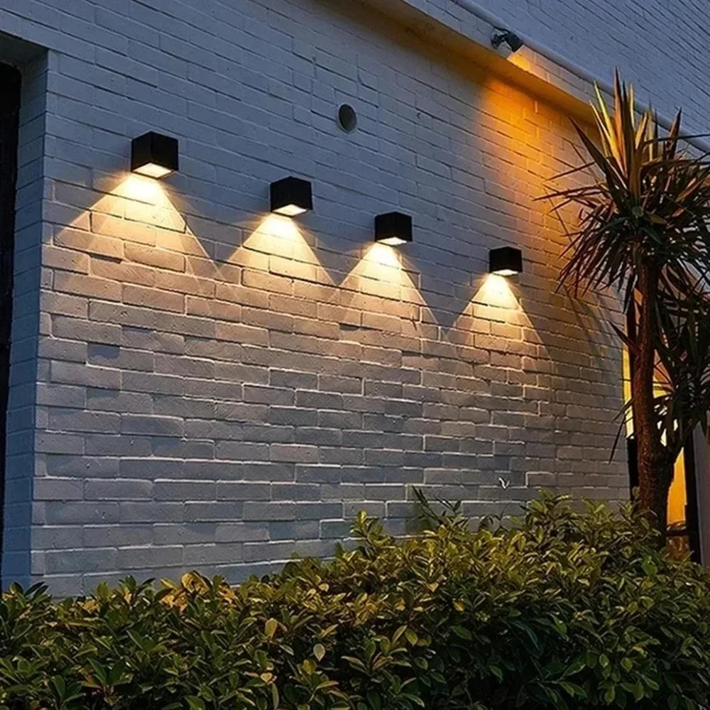 Solar Wall Light with Wide Beam